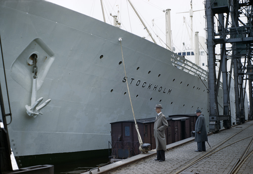 Ship M/S Stockholm of the Swedish American Line, moored at Stigbergskajen quay. The man to the left is Thore Bruno, related to the photographer Fredrik Bruno, 1948