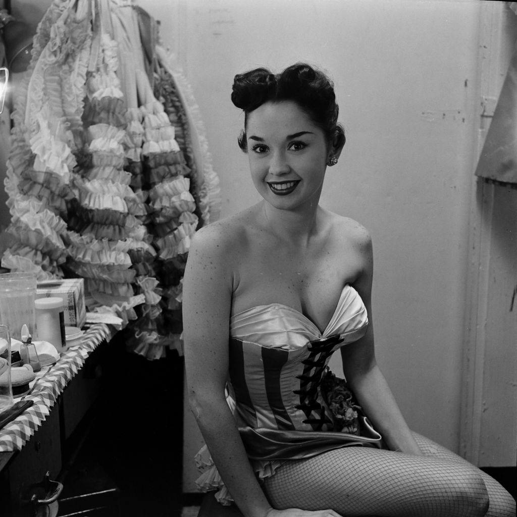 Dale Strong before her performance, Las Vegas, 1952.