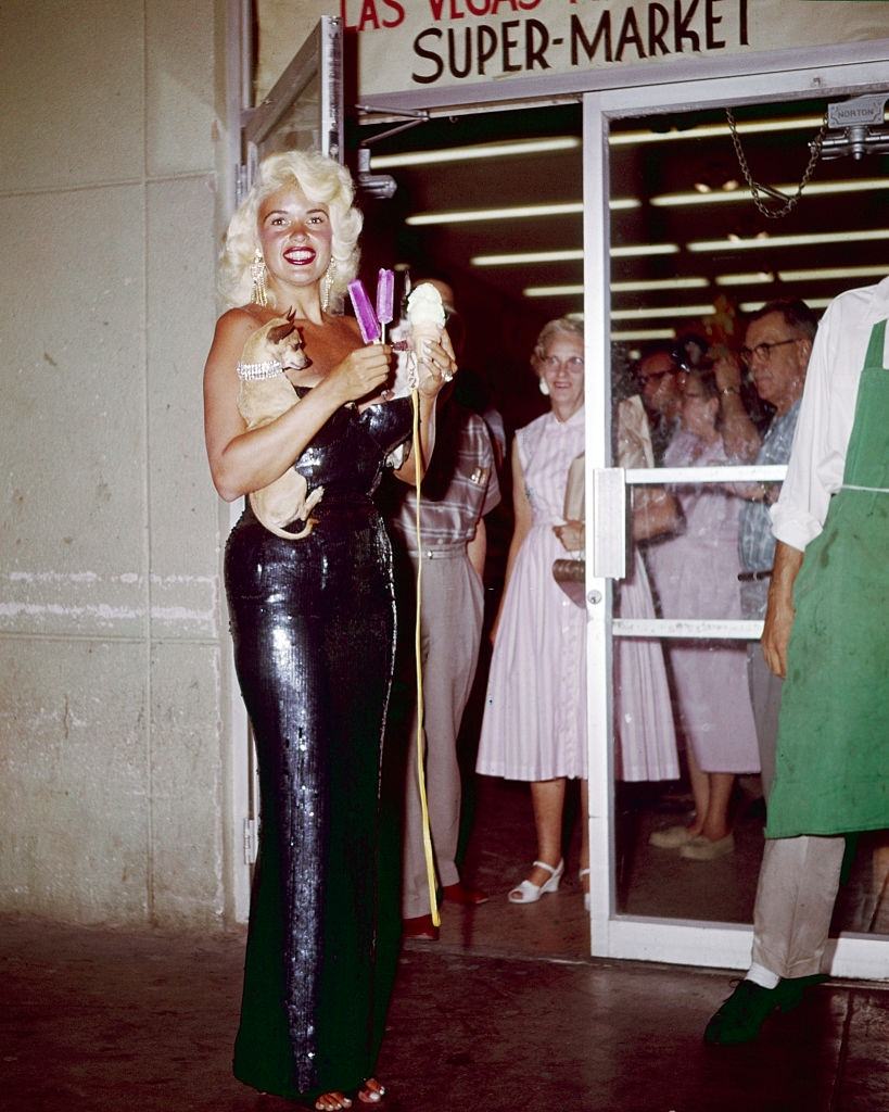 Jayne Mansfield shopping with her dogs at a supermarket in Las Vegas, 1959