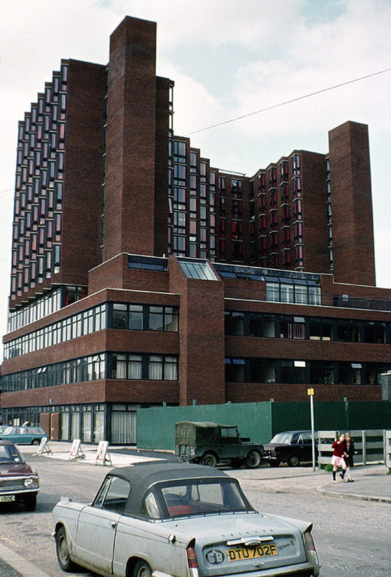 Loxford Tower, shortly after completion in 1974. This was the first newly-constructed building for Manchester Polytechnic and occupied part of the site of the new MMU Business School.