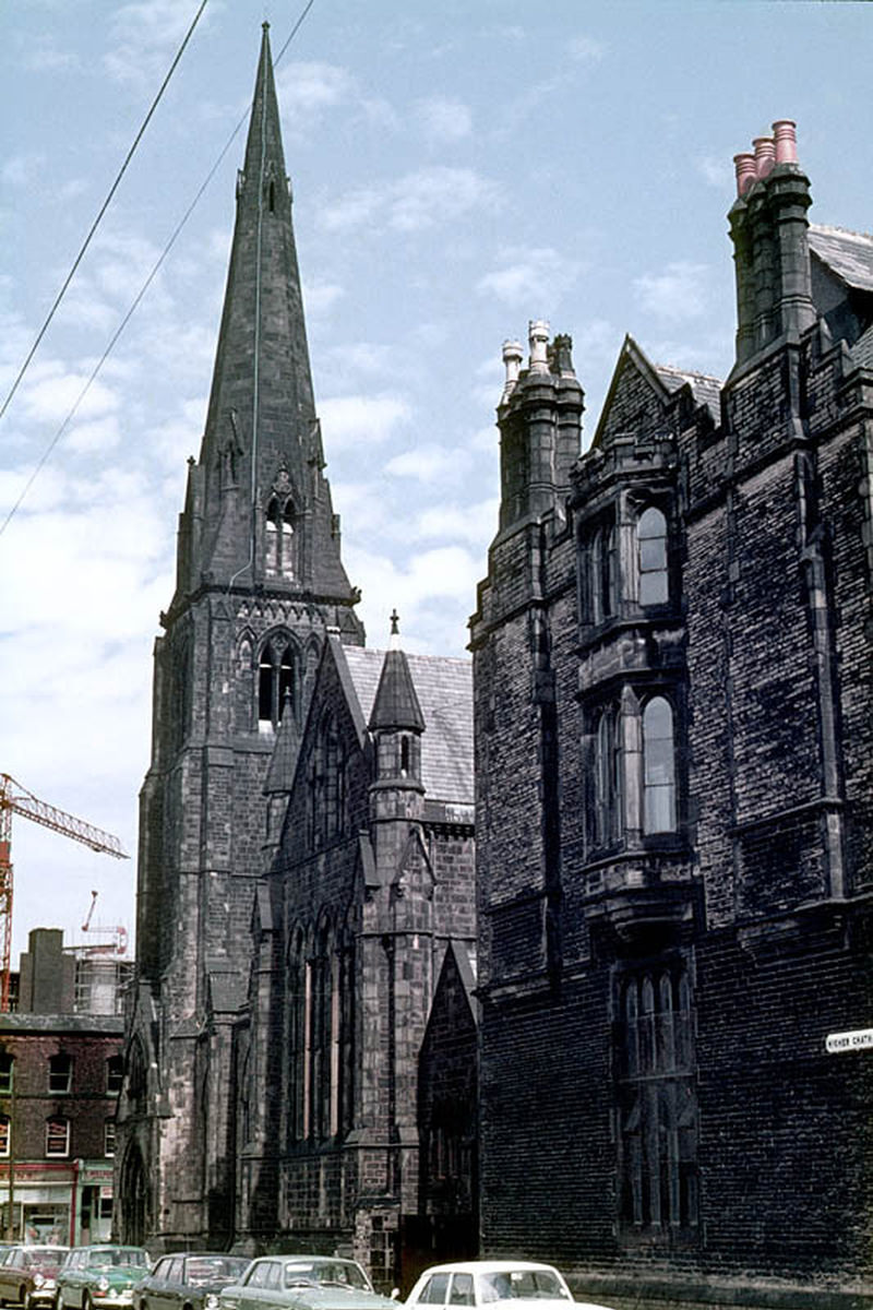 View along HIgher Chatham Street showing the Cavendish Street Chapel and School, which were demolished in 1974 to make way for the Cavendish Building.