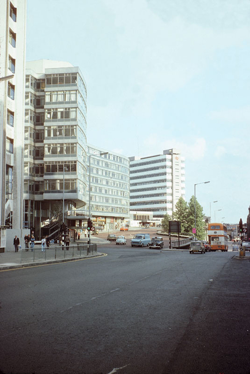 View along London Road and Piccadilly Station Approach, 1976