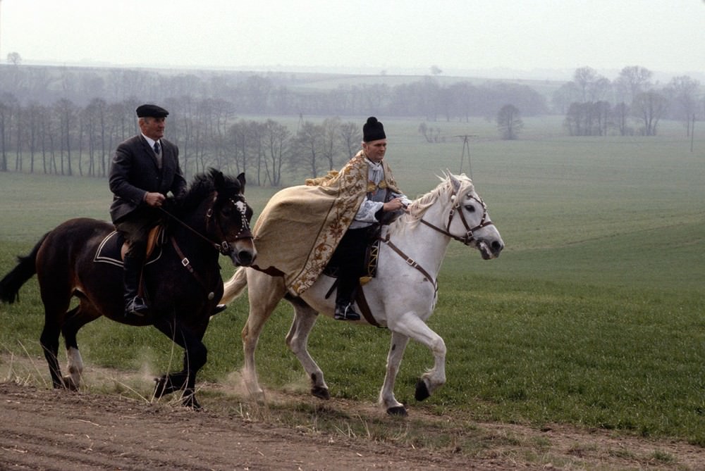 Horseback pilgrimage during Easter at Pietrowice Śląskie, 1984.