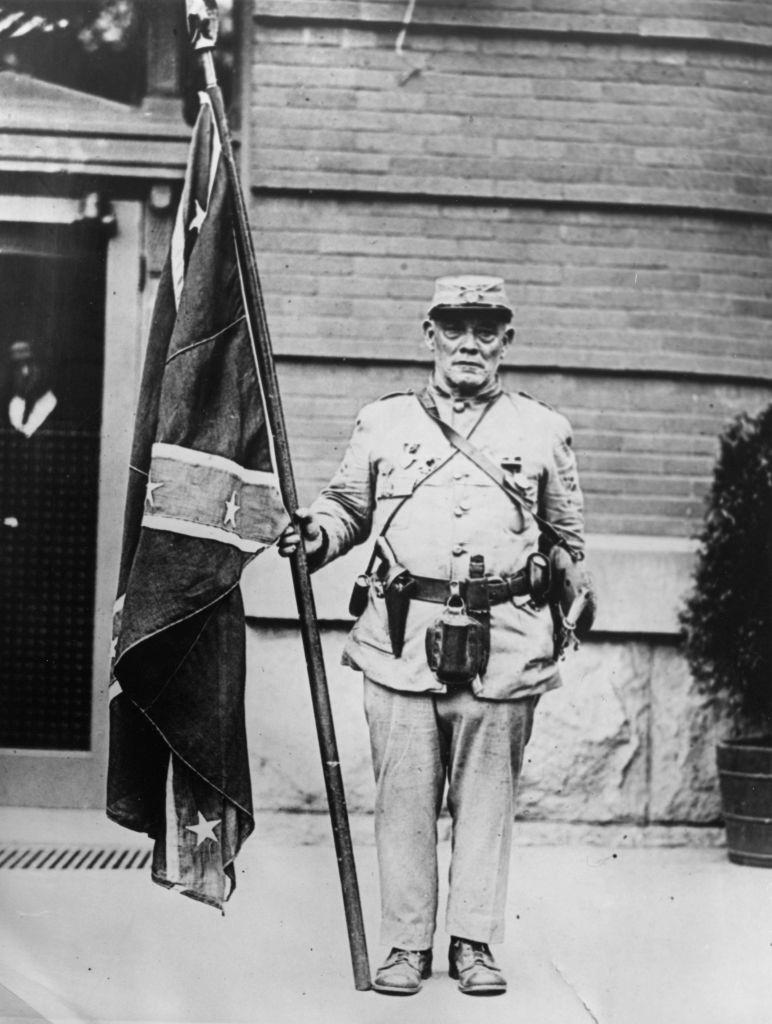 Veterans Posing on White House Grounds, 1922.