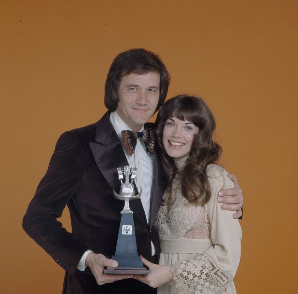 Barbi Benton with Roger Miller during the 1975 Academy Of Country Music Awards