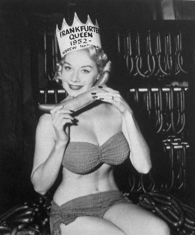 Frankfurter Queen, 1952