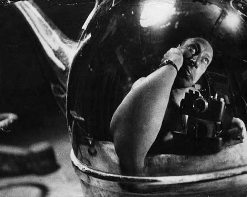 Russian photographer Eleazar Langman takes a kettle selfie, 1935.