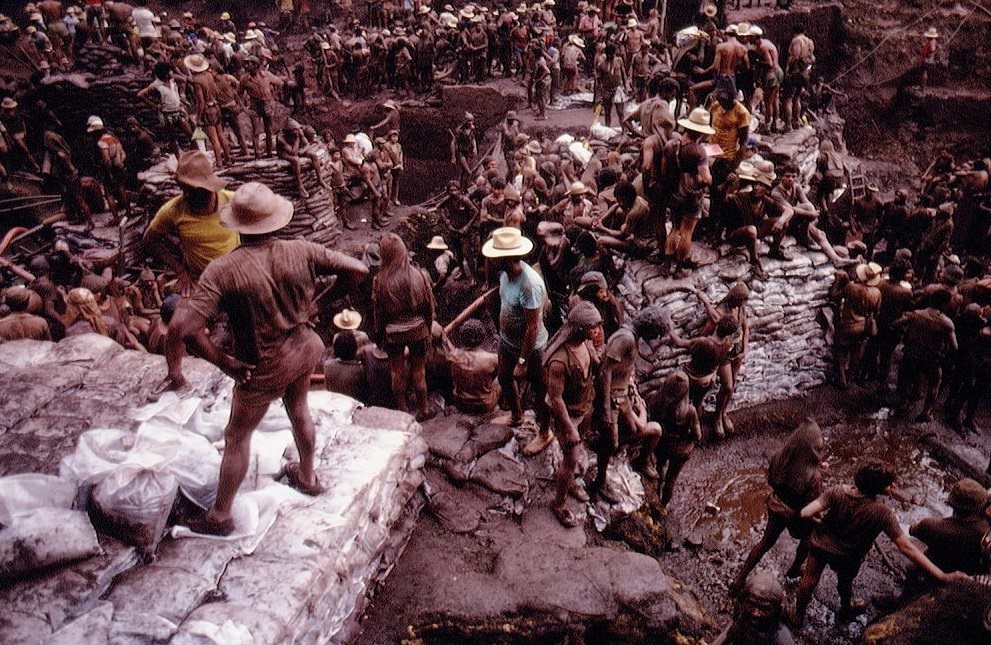 For nearly 5 years, 80,000 men worked to strip 50 tons of gold from the soil. Voluntary slaves, the men made this open cast gold mine a legend.