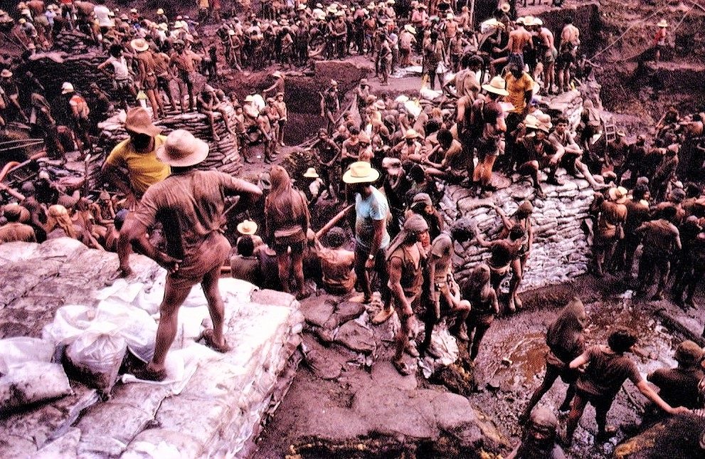 Brazil’s Massive Serra Pelada Gold Mine: Thousands Scratched In The Dirt For Treasure In the 1980s And Discovered 44.5 Ton Of Gold