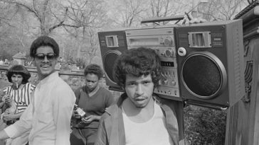 80s Boomboxes: Nostalgic Vintage Photos Show The Heyday Of Boombox From The 1980s