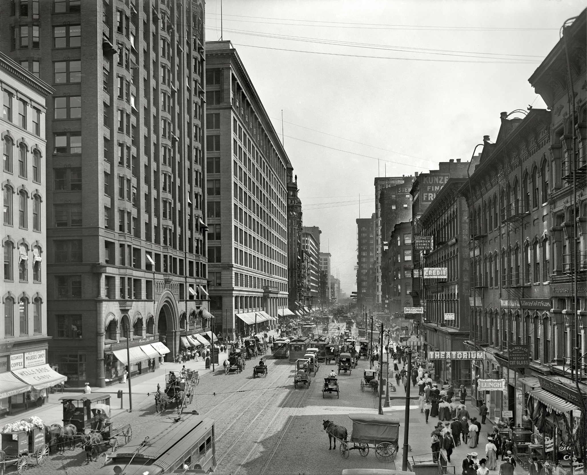 State Street south from Lake Street, Chicago, 1907