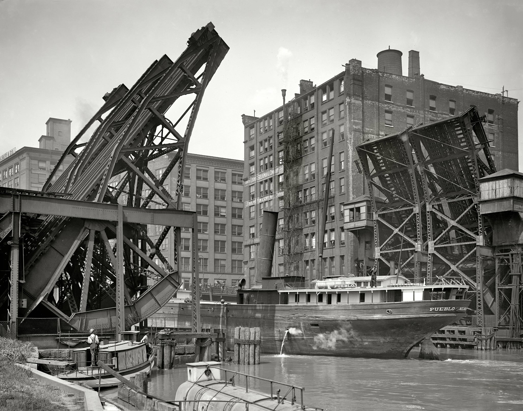 Jackknife Bridge, Chicago River, 1907
