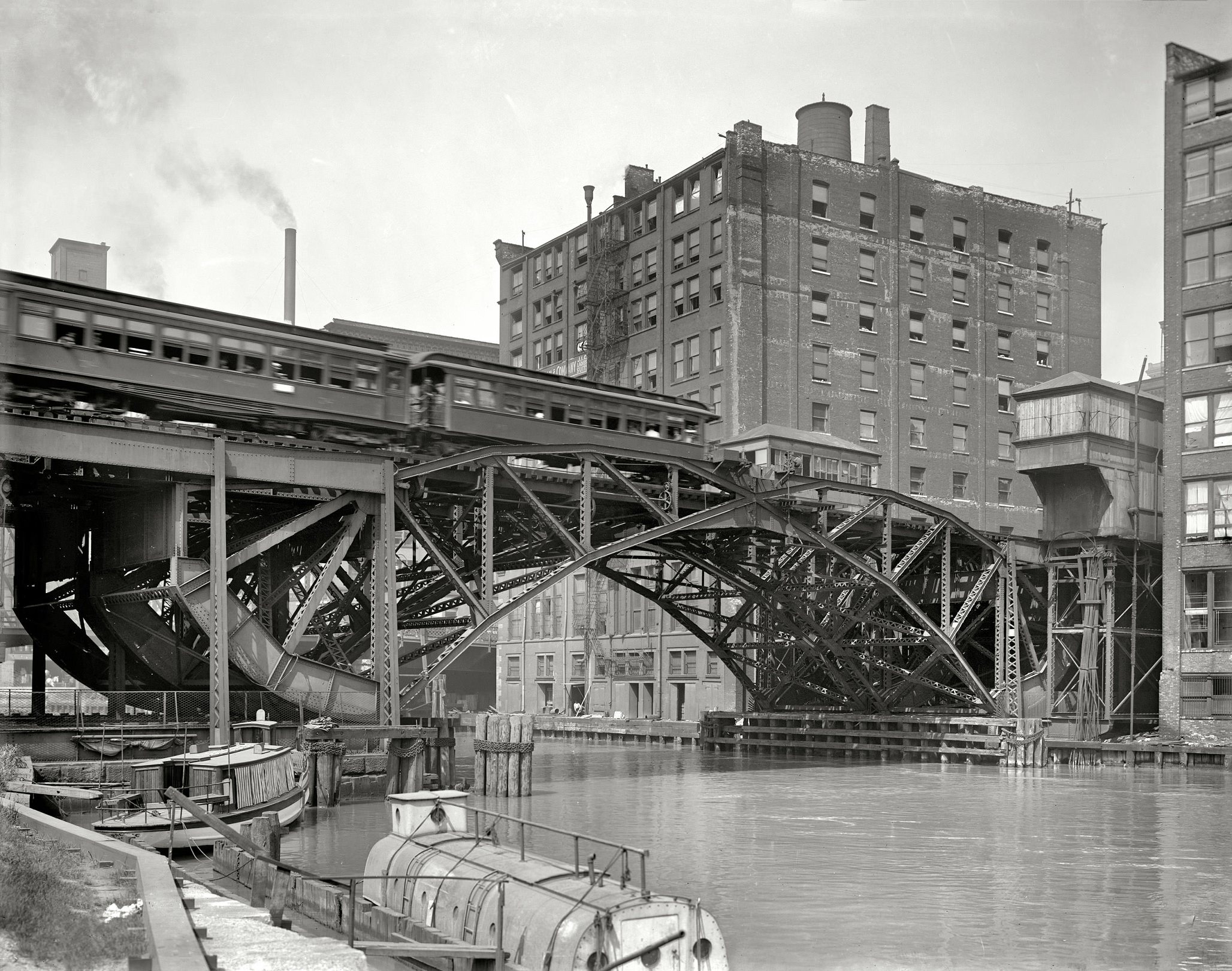 Jackknife Bridge, Chicago RiverChicago, Illinois, circa 1907
