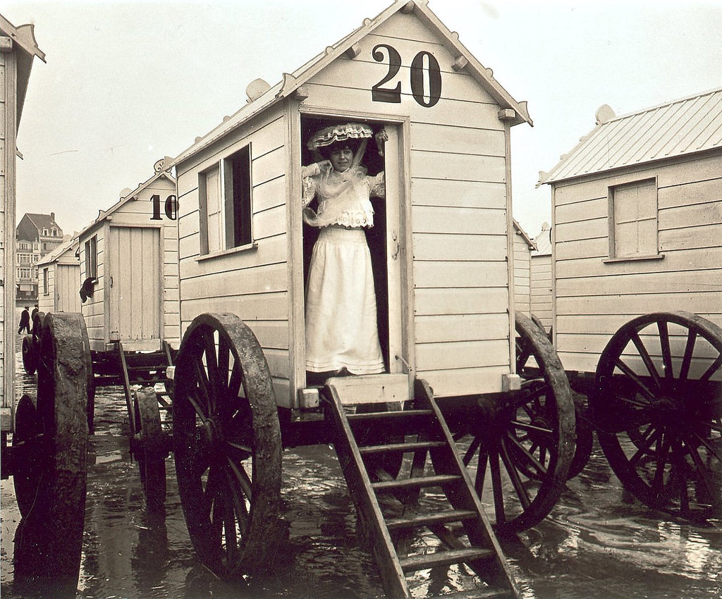 At the beach in Blankenberge, 1907