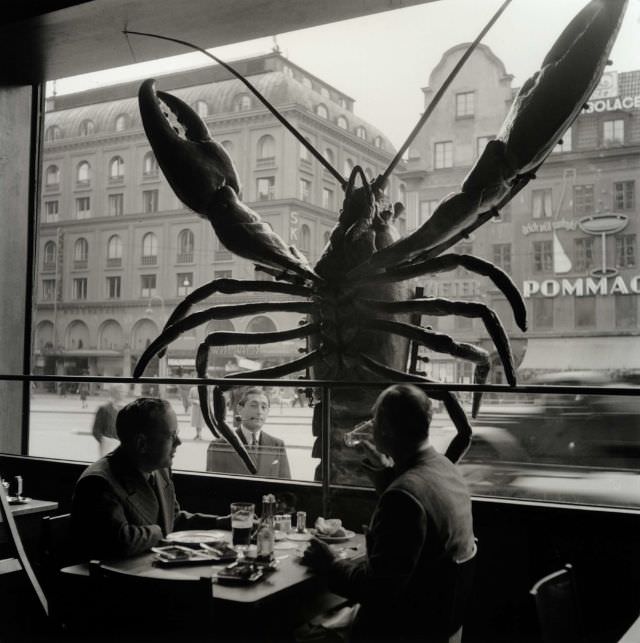 The window of Sturehof restaurant decorated with a large crayfish.