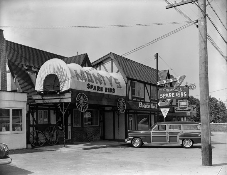 Monty's Spare Ribs Restaurant, Richards Street, Vancouver, 1954