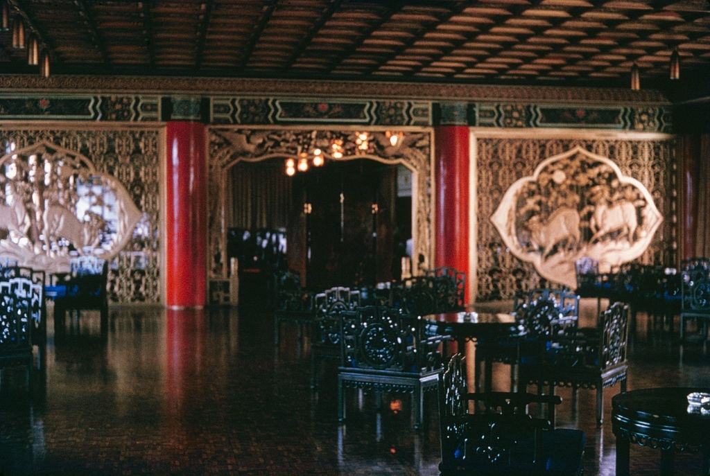 The Golden Dragon restaurant in the Grand Hotel, Taipei, Taiwan, circa 1965.