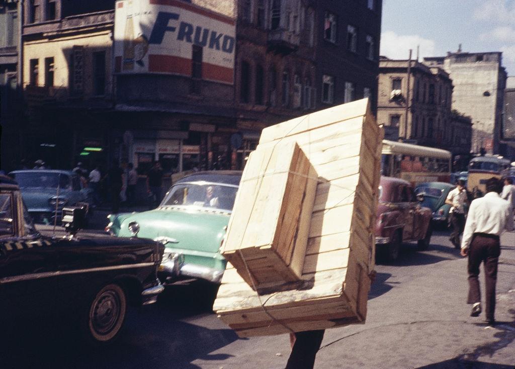 Spize Bazaar known as Misir Carisi located behind Cami Yeni, 1970.