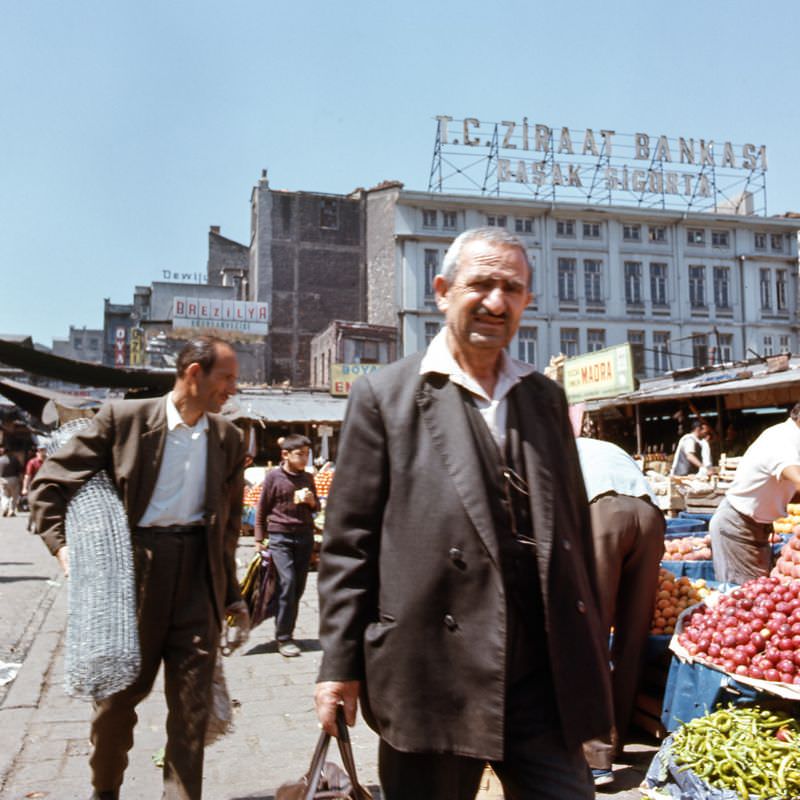 Shoppers at Eminönü, Istanbul, 1970s
