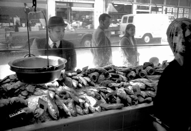 DuPont Market, Grant and Pacific, Chinatown San Francisco, 1970