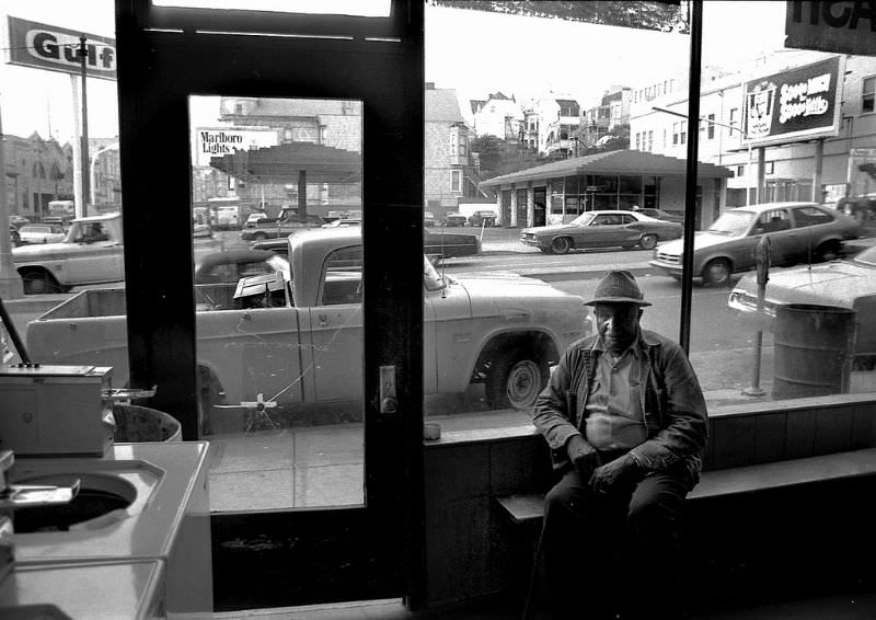 Laundromat attendant, Fulton and Divisadero, Western Addition district, San Francisco, 1977