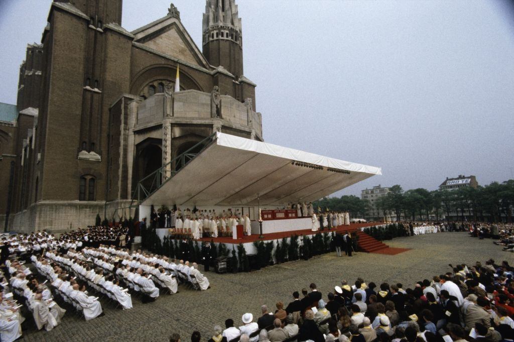 John Paul II celebrates a Eucharistic celebration in Koekelberg, Belgium, May 1985.