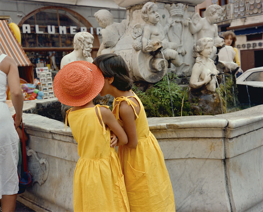 Dazzling Vintage Photos Show Life In 1980s Italy