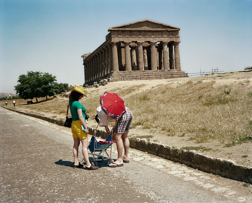 Dazzling Vintage Photos Show Life In 1980s Italy