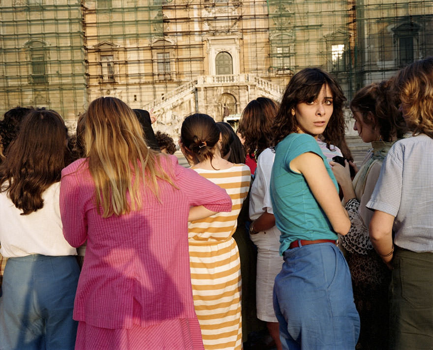 Dazzling Vintage Photos Show Life In 1980s Italy