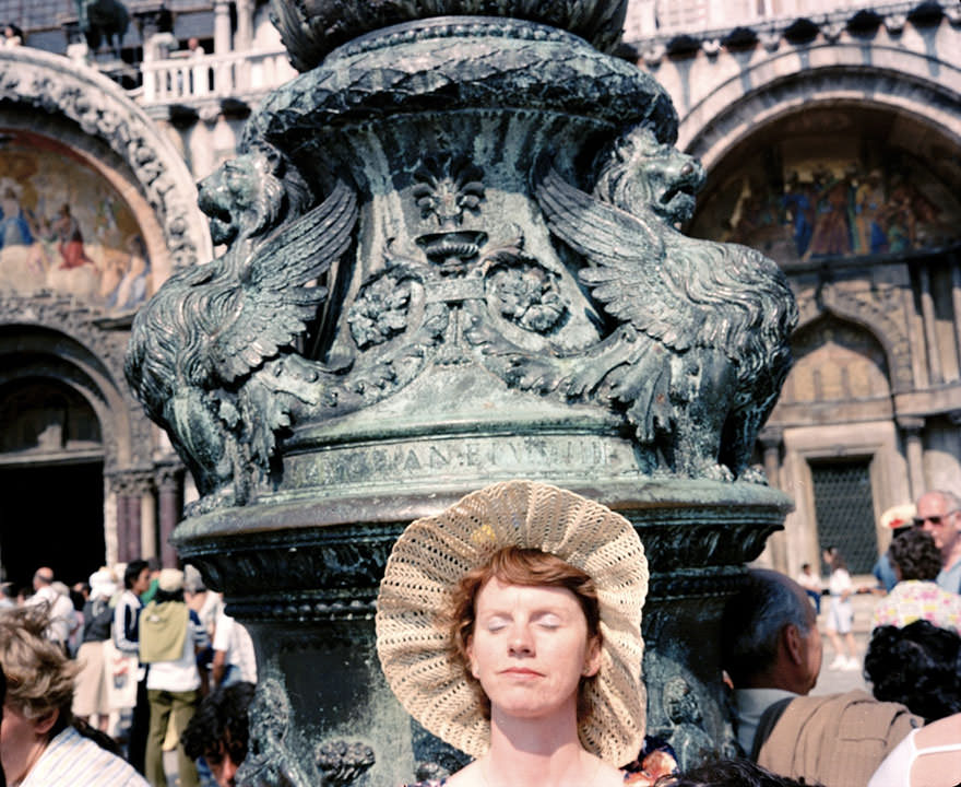 Dazzling Vintage Photos Show Life In 1980s Italy