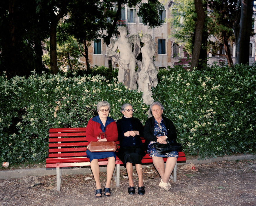 Dazzling Vintage Photos Show Life In 1980s Italy