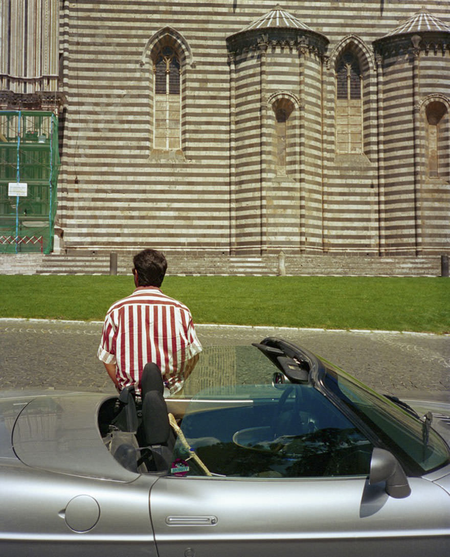 Dazzling Vintage Photos Show Life In 1980s Italy