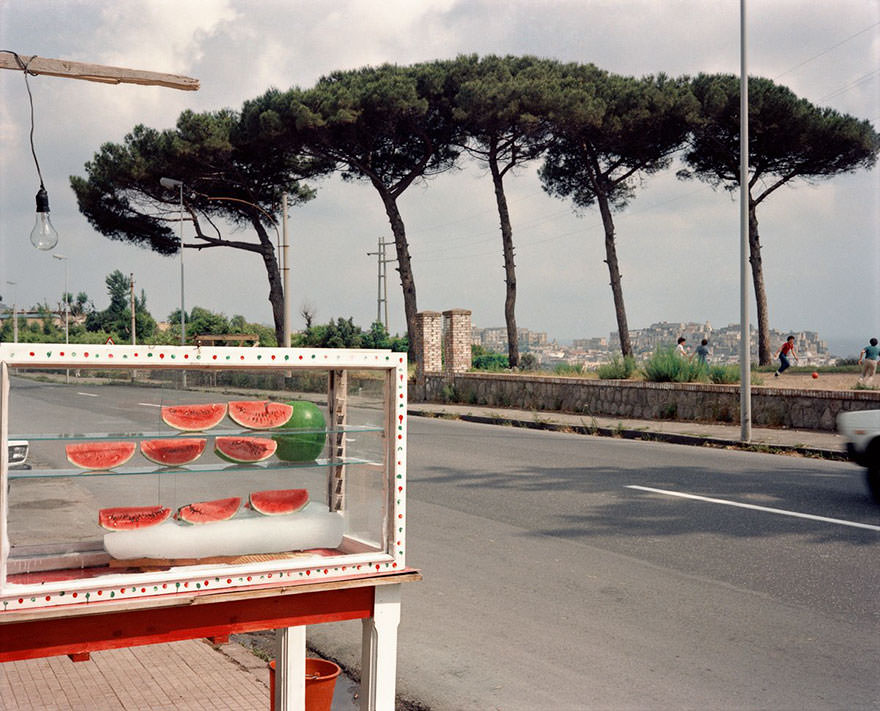 Dazzling Vintage Photos Show Life In 1980s Italy