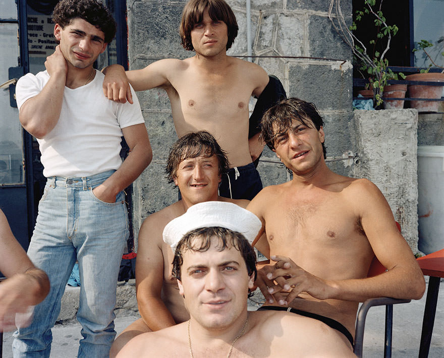 Dazzling Vintage Photos Show Life In 1980s Italy