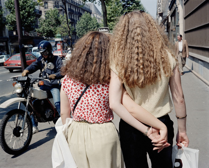 Dazzling Vintage Photos Show Life In 1980s Italy