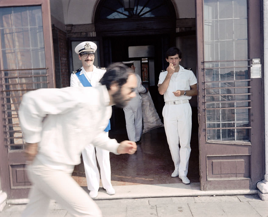 Dazzling Vintage Photos Show Life In 1980s Italy