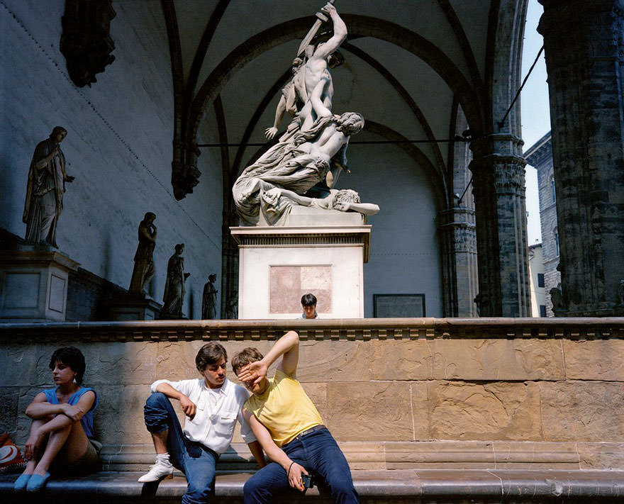 Dazzling Vintage Photos Show Life In 1980s Italy