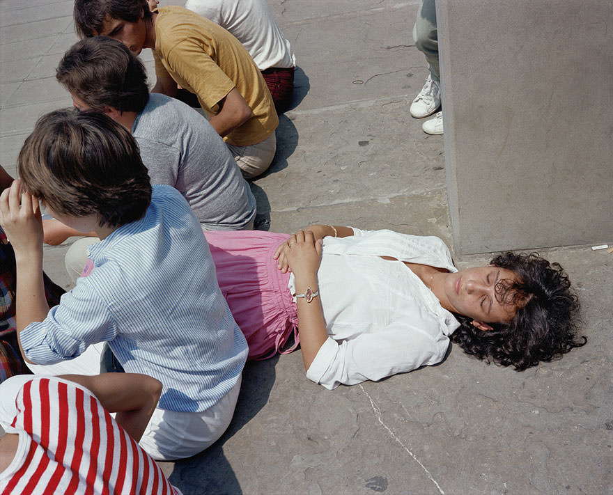 Dazzling Vintage Photos Show Life In 1980s Italy