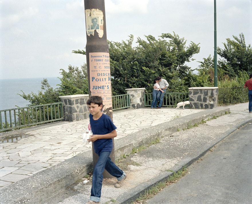 Dazzling Vintage Photos Show Life In 1980s Italy