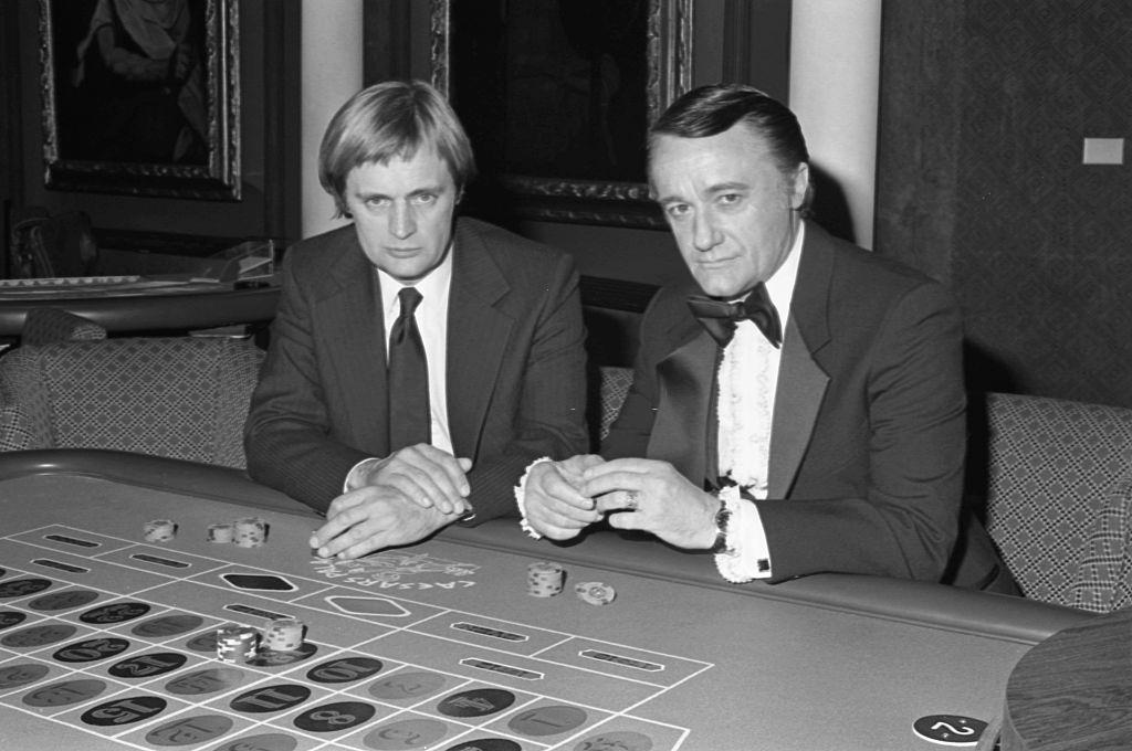 David McCallum and Robert Vaughn filming of the TV movie "The Return of the Man from U.N.C.L.E." in Las Vegas, 1982