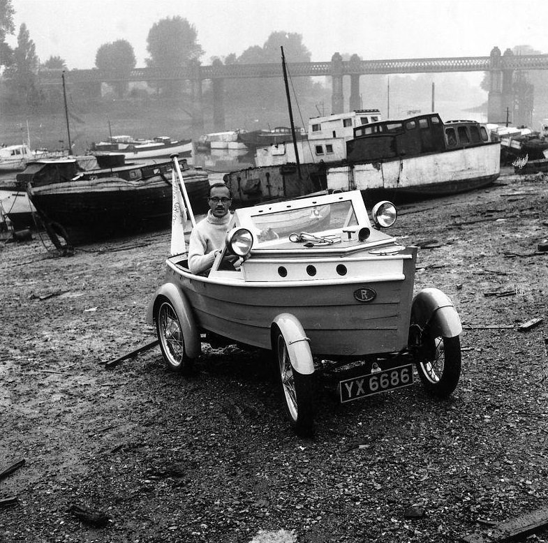 Car built with the body of a boat by Clive Talbot