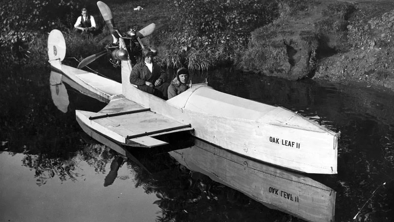 Oak Leaf II, a hydro-glider, which is basically a motorboat propelled by a type of aircraft propeller.