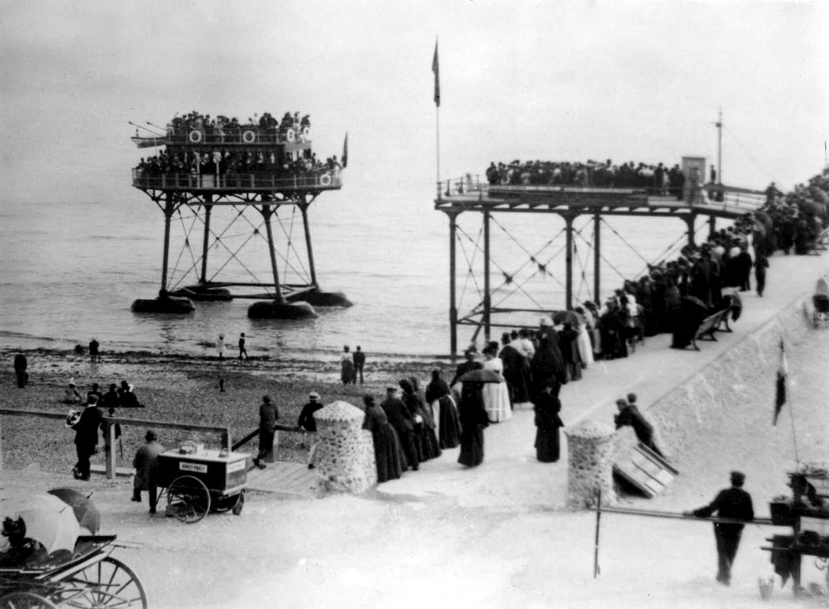 Daddy Long-Legs Railway Of Brighton: A Weird But Interesting Seaside Electric Train Invented In 1896