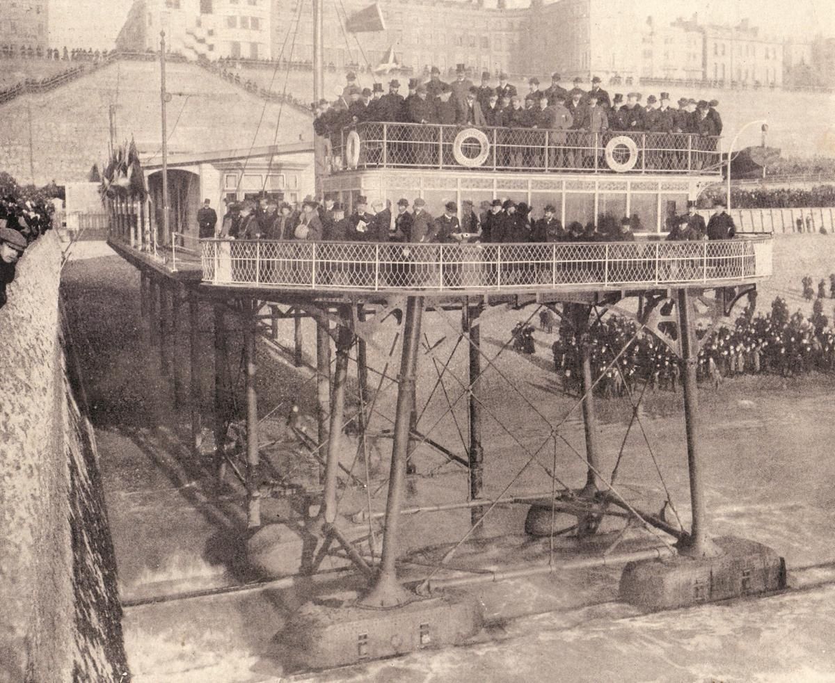 Daddy Long-Legs Railway Of Brighton: A Weird But Interesting Seaside Electric Train Invented In 1896
