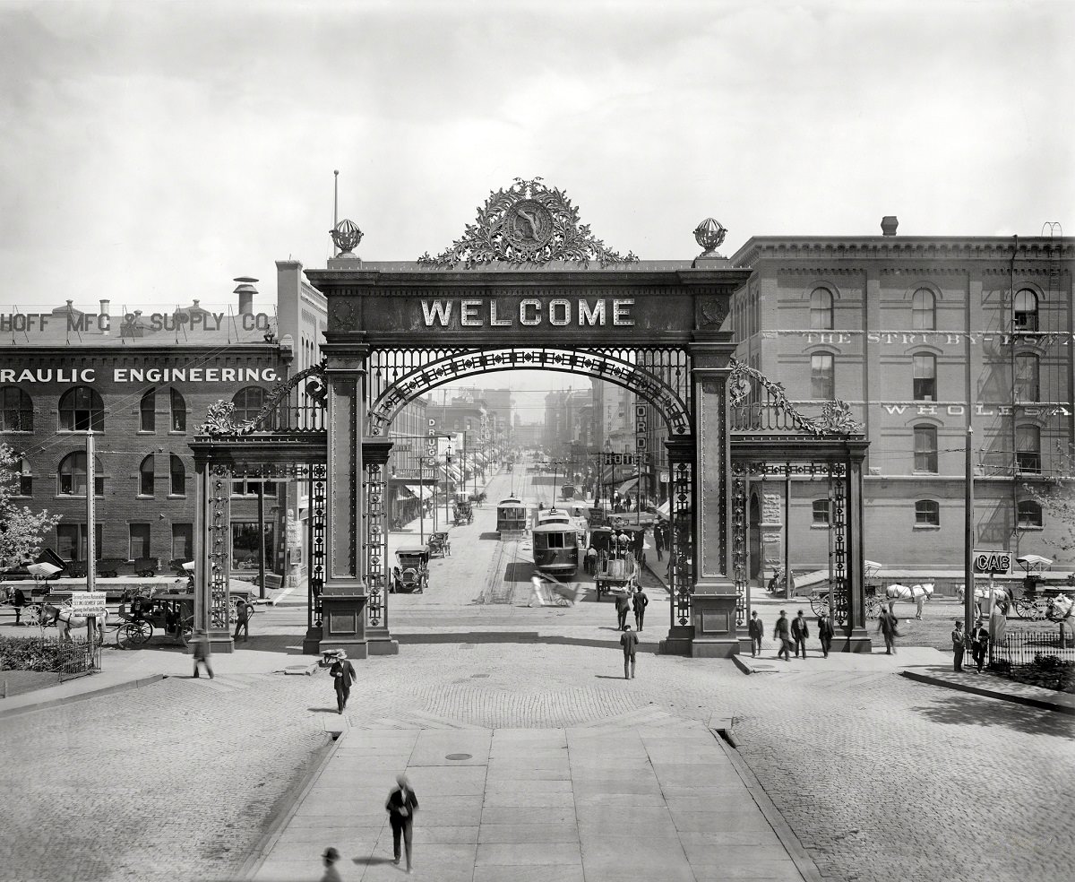 Welcome Arch at Union Depot, Denver, 1908.