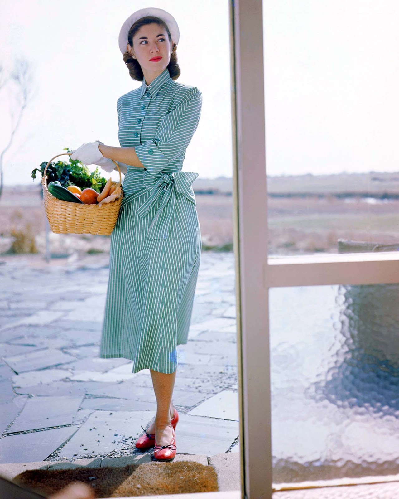 Spectacular Fashion Photography By Genevieve Naylor From The 1950s