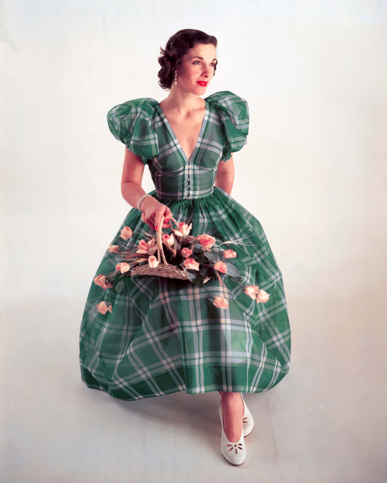 Spectacular Fashion Photography By Genevieve Naylor From The 1950s