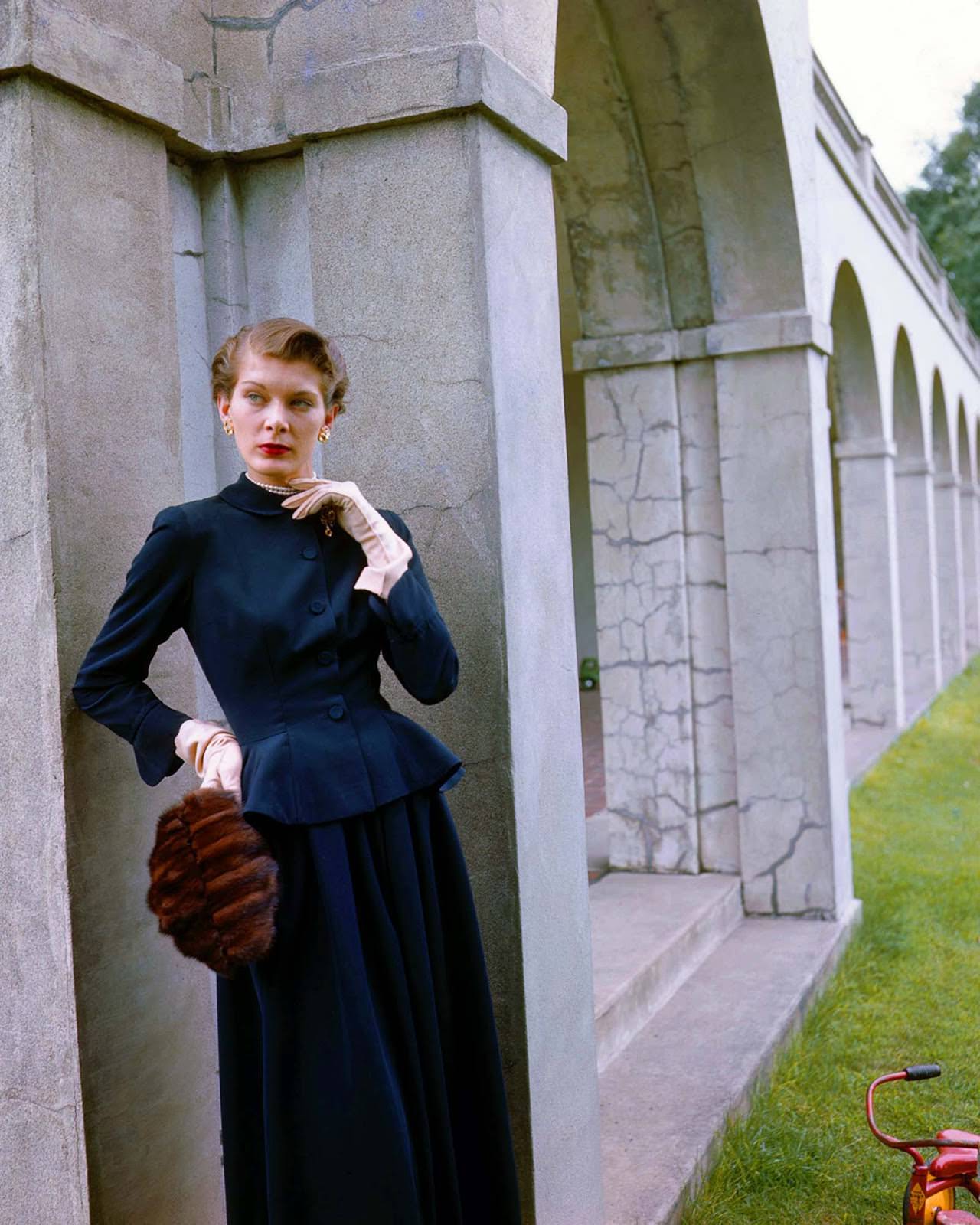 Spectacular Fashion Photography By Genevieve Naylor From The 1950s