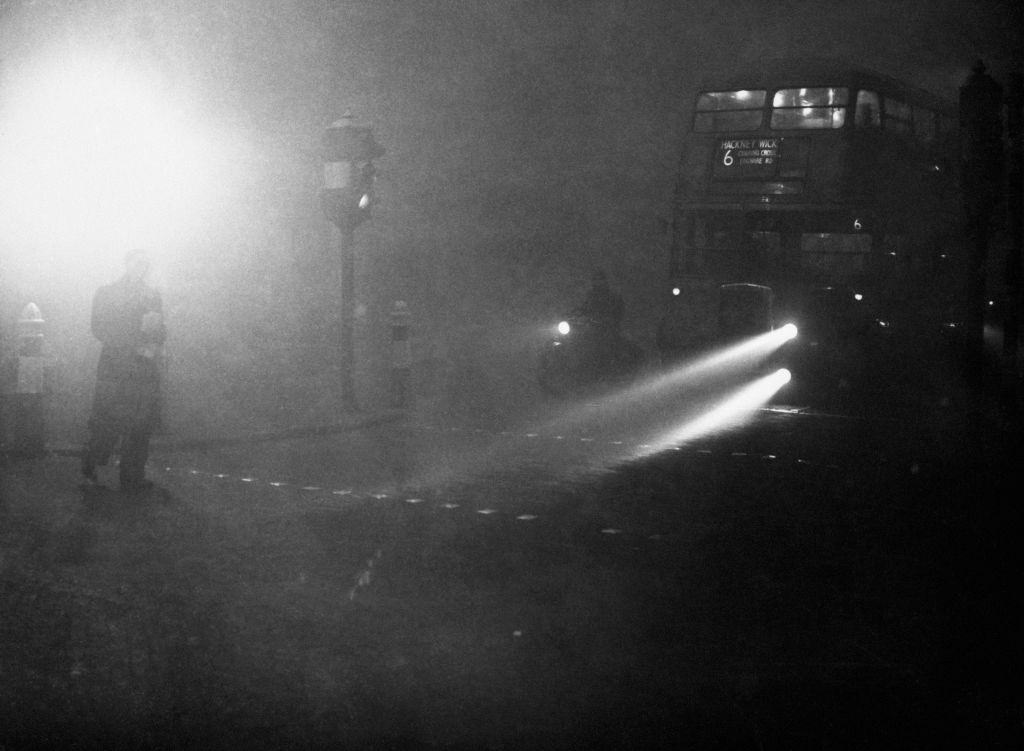 Fleet Street during the Great Smog, 1952.