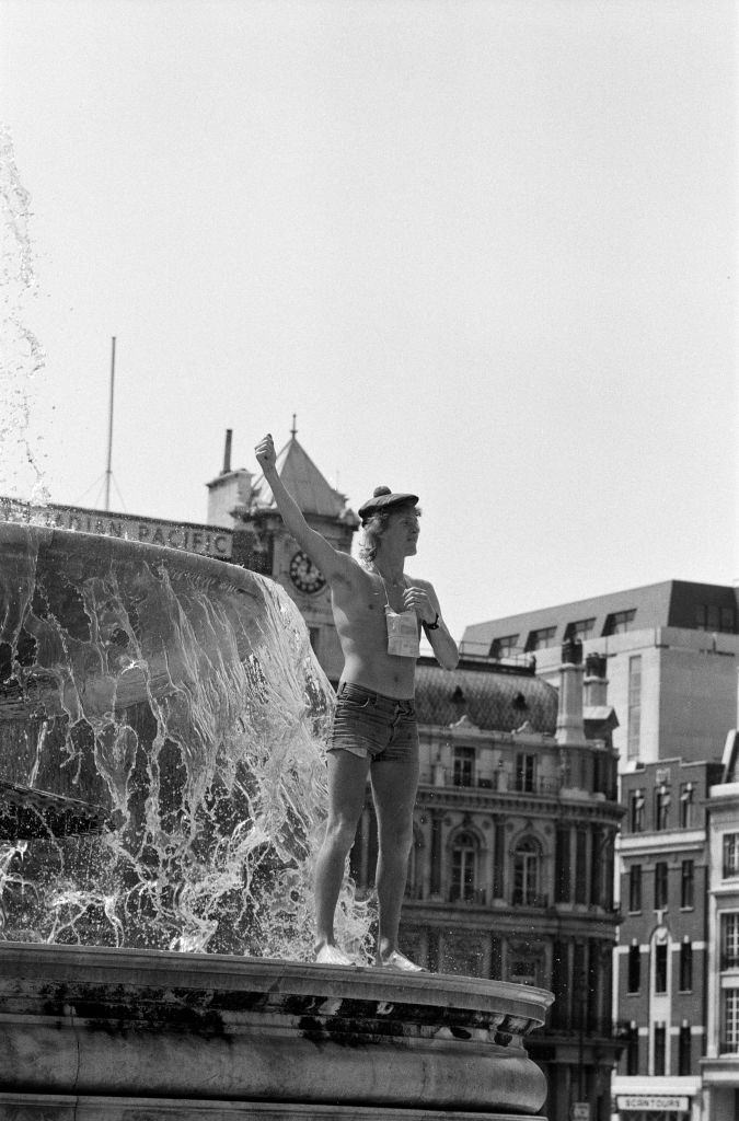 Heatwave in Trafalgar Square, London.